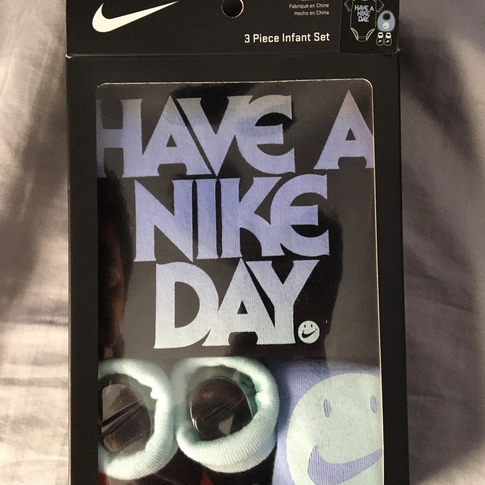 Nike infant set